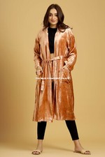 Knautschsamt Robe Hochzeit