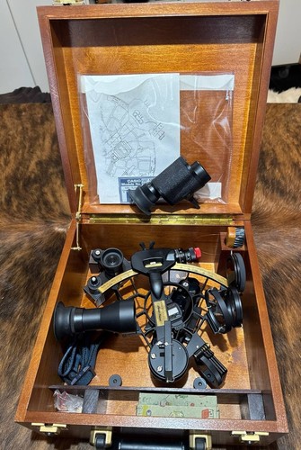 Cassens plath sextant - &,