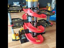 Große Parkgarage für Kinder mit vier Etagen