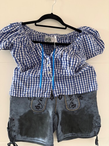 Trachtenbluse und lederhose - und,