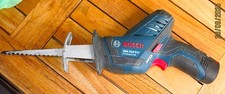 Bosch GSA 10,8 V Li Mini Säbelsäge Fuchsschwanz mit 12 V /2A Liion Akku