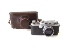 Antiker Fotoapparat " Leica " Ernst Leitz Wetzlar No.214080
