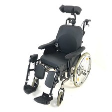 Rollstuhl Pflegerollstuhl Multifunktionsrollstuhl Drive Multitec  SB 44cm(M9631)