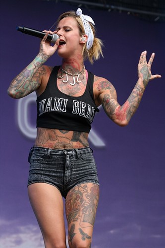 Foto jennifer rostock - +,