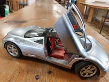 Revell Modellauto Audi Avus 1994 Designstudie 1:18 silber