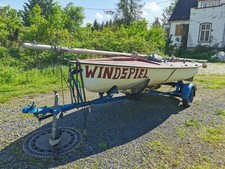 Segelboot Achat,  mit Motor, Segel, Holzruder und Trailer