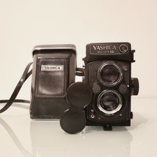 Yashica Mat 124G