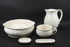 Q15K01- Villeroy & Boch 5x Keramik ua Waschbecken Nachttopf Krug Seifenablage