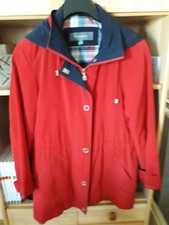 Mantel rot mit kariertem Innenfutter. Größe 38/40 S