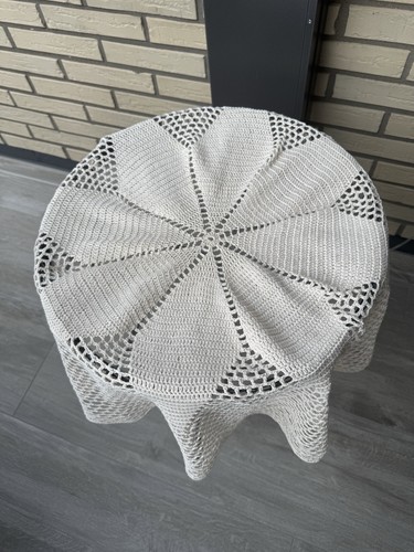 Tischdecke gehäkelt