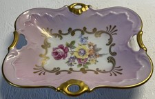 Kleine Porzellan–Prunkschale