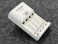 Panasonic BQ-CC17 eneloop Smart Ladegerät für 1-4 AA/AAA Ni-MH Akkus | SEHR GUT