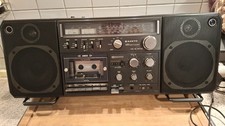 RADIO-CASSETTE RECORDER ? SANYO M 9998 K  SAMMLERSTÜCK  Defekter Ton links ??