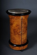 G-Gm-150 L Tonneau, Barschrank, Beistelltisch im Biedermeier Stil Ahornwurzel *