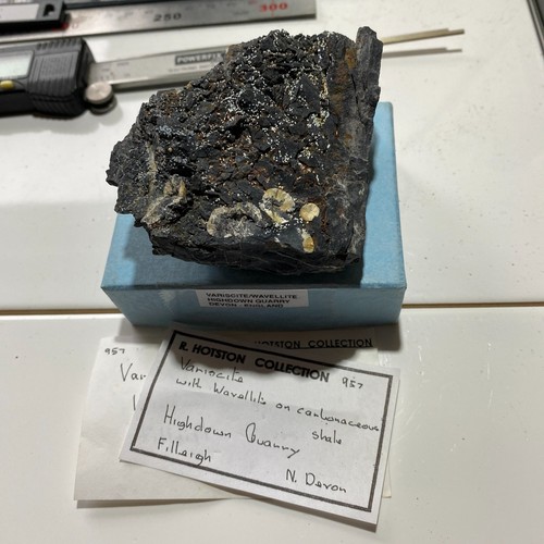 Variscite wavellite on - variscite,