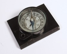 Kompass  mit Anlegepatte (