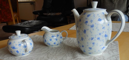 Alte kaffeekanne mit - alte,