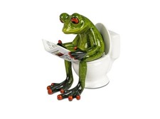 Witzige Frosch Skulptur auf Toilette mit Zeitung, Kunststein Gartenfigur, Gr�n