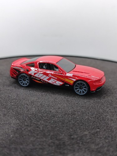 Hot wheels ford mustang - hot, gt