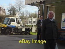 Foto 6x4 Unimog am Bahnhof