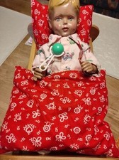 Massepuppe, Kriegskind von 1945, (34 cm) handgearbeitet mit Wiege