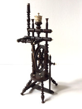 TREEN ANTIKES MINI SPINNRAD