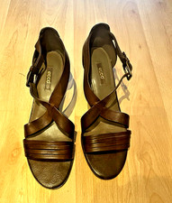 Tolle braune Schuhe Sandalen