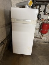 Heizung Brennwertanlage mit Warmwasserspeicher 24KW Viessmann Vitodens 333