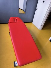 Verkaufe 3 Behandlungsliegen mit Nasenschlitz und Fußhydraulikhebel 