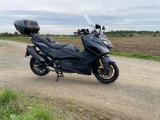 Yamaha Tmax 560 Techmax—Scooter EZ 2022 aus erster Hand mit 2 Jahre TÜV und Gar.