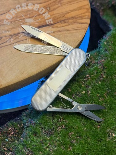 Victorinox broker - (classic, sd)