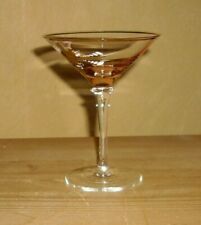 1 zauberhaftes Cocktailglas, Martini, rosa mit blumigen Gold Dekor u. Goldrand
