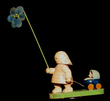 altes Wendt & Kühn DDR Blumenkind mit Puppenwagen  Erzgebirge