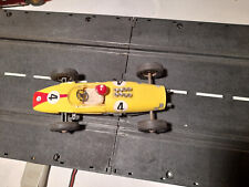 Carrera universal 132  Cooper Climax gelb roter Streifen  Auspuff schwarz 404