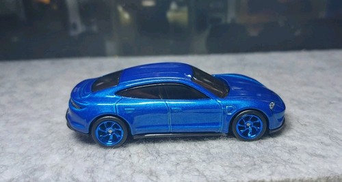 Hot wheels porsche taycan - porsche,
