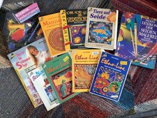 Seidenmalerei -Konvolut von 10 Büchern und Vorlagen in Originalgröße