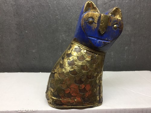 Katze mit messingbeschlag - katze,