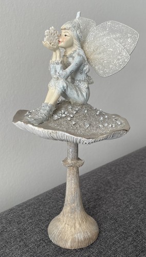 Schöne elfenfigur elfe - schöne,