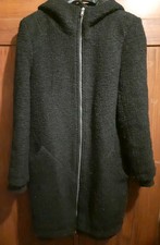 Warmer Schwarzer Wintermantel Wolle Bouclé Kapuze Gr 40 M/L Reserved