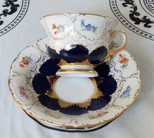 Meissen Mokkagedeck B-Form Kobalt/Gold/Streublume