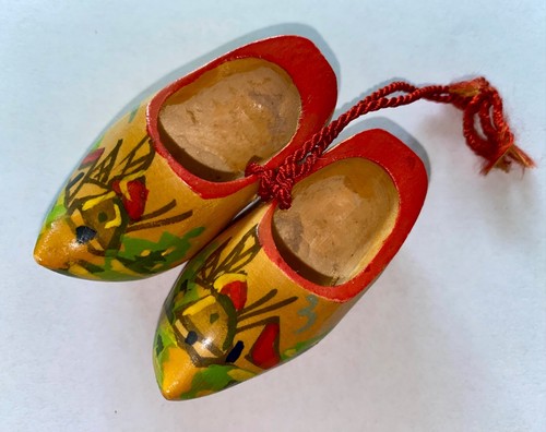 Vintage miniatur holzschuhe - miniatur,