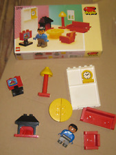 Lego Duplo 2777 Familie Wohnzimmer für Wohnhaus Sofa Lampe Tisch Kamin Fernseher