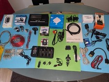 Konvolut diverse Kfz-Audiokabel/Sicherungshalter/Adapter, Mikrofone, Netzteile,