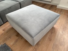 MICADONI HOCKER SAMT SILBERNE VERSTELLBARE FÜßE Fußhocker Pouf