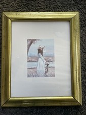 Kunstdruck / Frau auf Fahrrad / heller, zeitloser Holzrahmen / mit Aufhängung