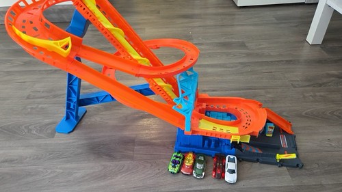Hot wheels city bahn roller - city,