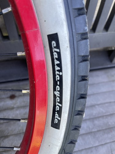 Fahrradhinterrad mit breitem
