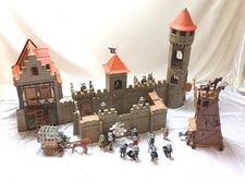 Playmobil Ritterburg mit Kerkern, Angriffsturm, viel Zubehör + besonderem Extra
