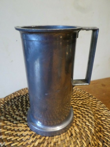 Altes bierkrug aus zinn ohne - aus, zinn,