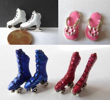 Rollschuhe Schlittschuhe Inliner Sandalen rot blau weiß Puppen Miniatur 1:12